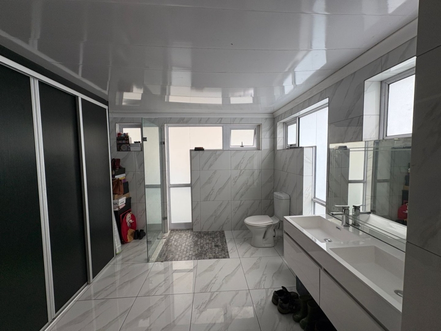 4 Bedroom Property for Sale in Malibu Village Western Cape